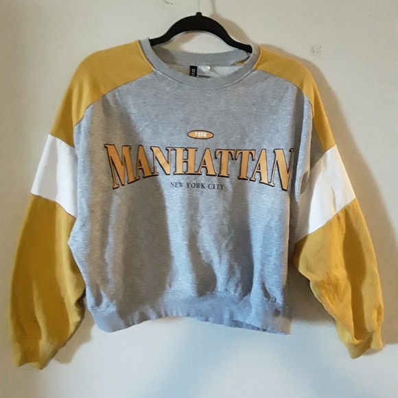 H&M Divided Womens Small CropTop Crewneck Sweater with Manhattan New York City - Picture 2 of 14